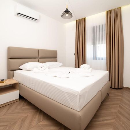 Hotel Akar Ulcinj Esterno foto
